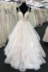 Luxurious lace Princess Wedding Dress With Ruffles