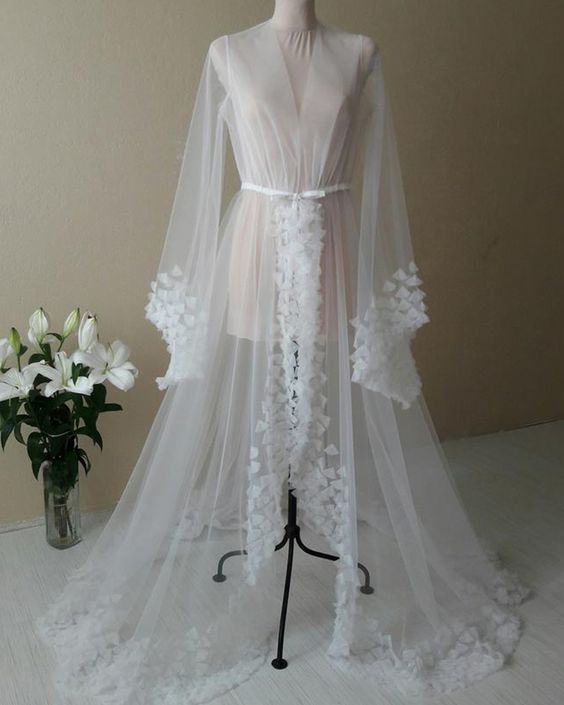 White V-neck Tulle Long Sleeved Bridal Boudoir Robe with 3D Flowers